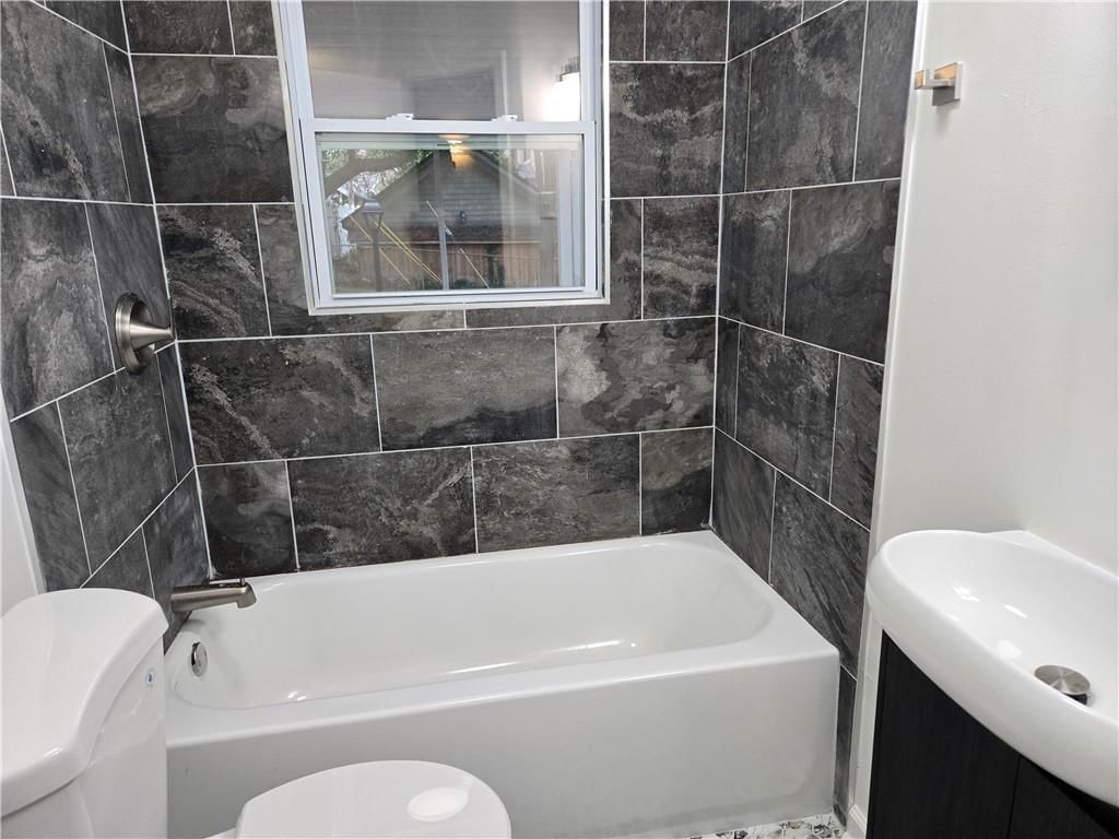 3604 Southwest Trafficway — photo 10