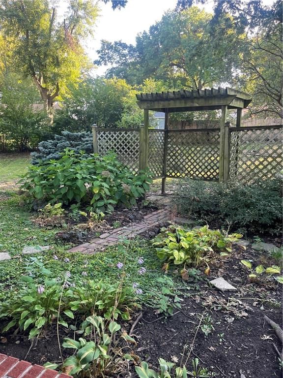 1003 Maple Street — photo 49