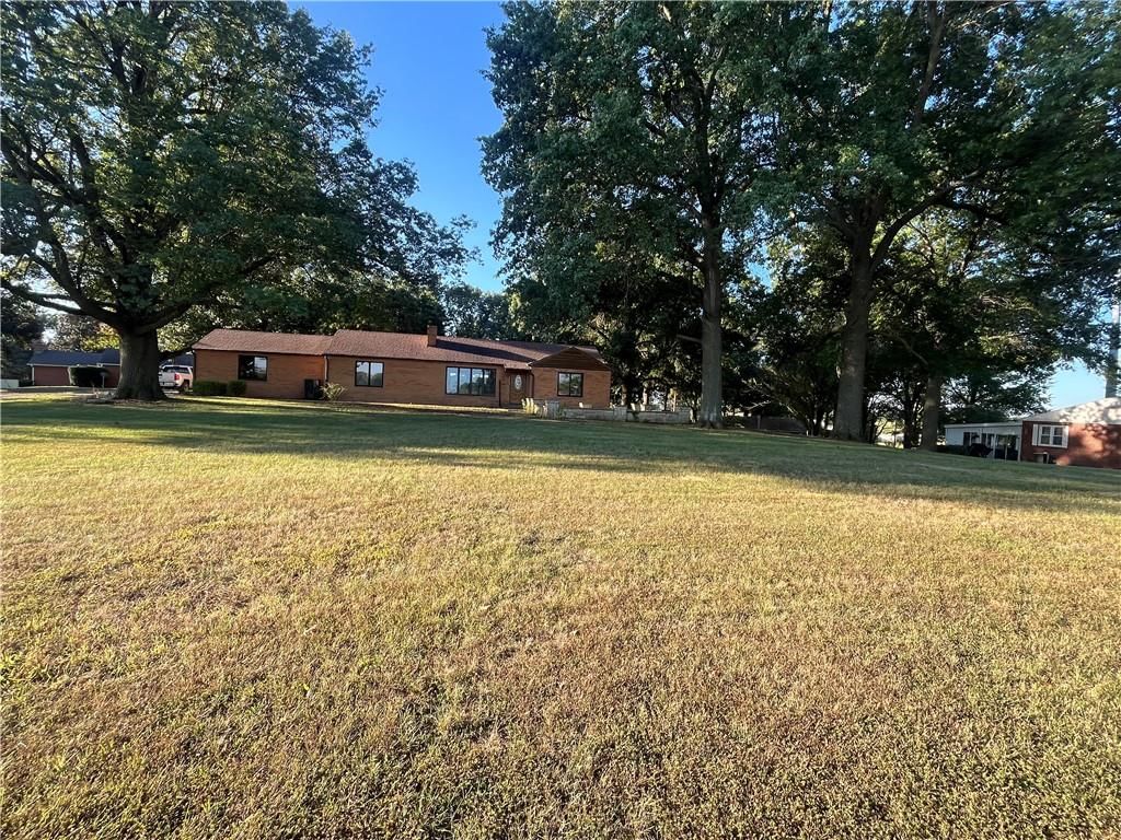1612 Country Club Road — photo 3