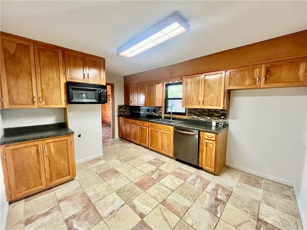 1612 Country Club Road — photo 11