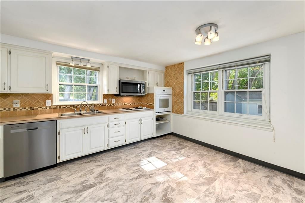 9831 Carter Drive — photo 12