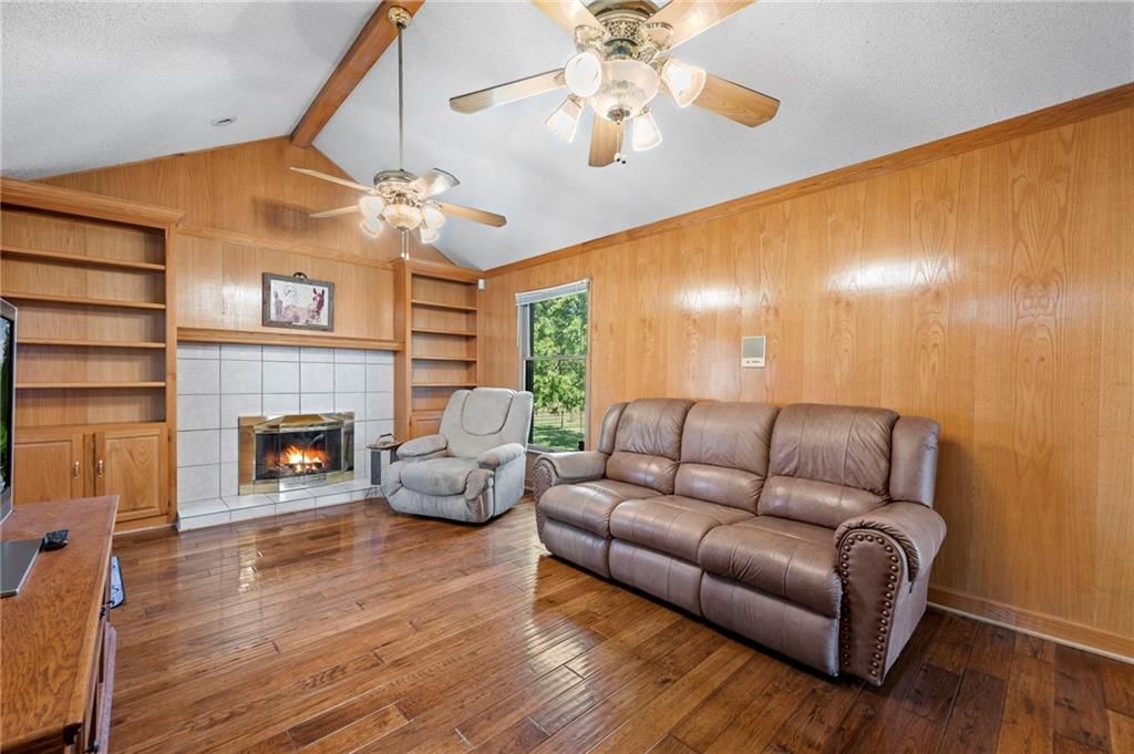 Photo 14 of 50 - 14934 Fairmount Road