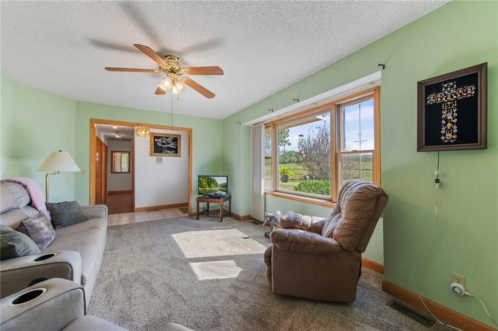 Photo 18 of 50 - 14934 Fairmount Road