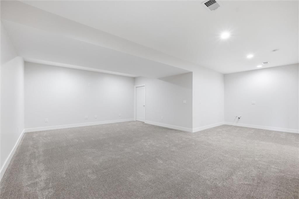 5301 N 104th Street — photo 41