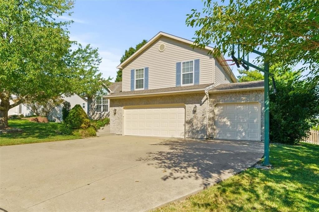 Photo 2 of 28 - 1612 Chowning Drive