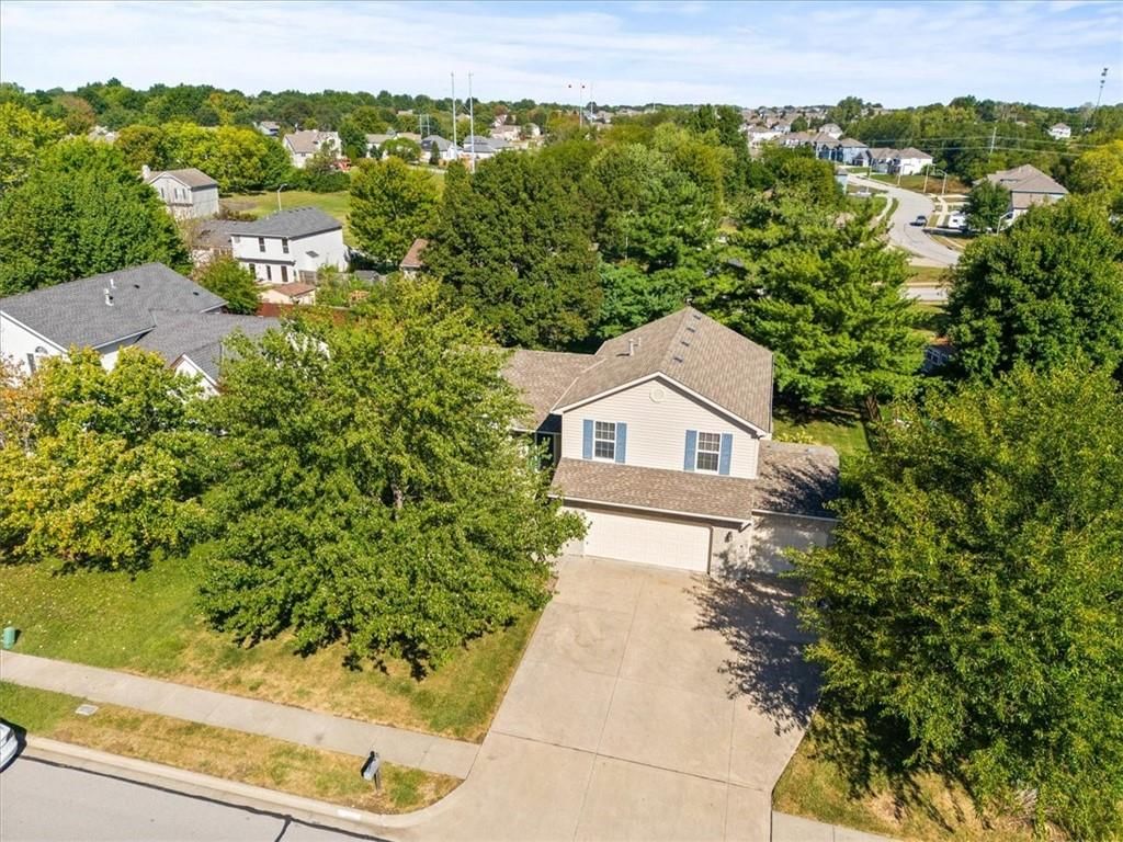 Photo 3 of 28 - 1612 Chowning Drive