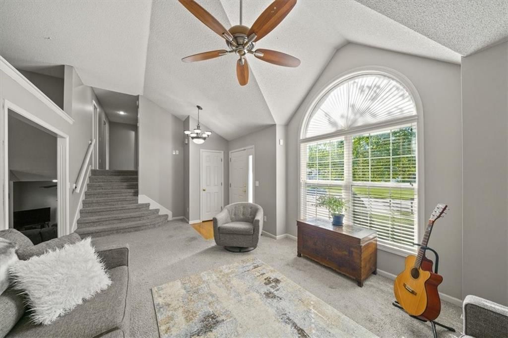 Photo 5 of 28 - 1612 Chowning Drive