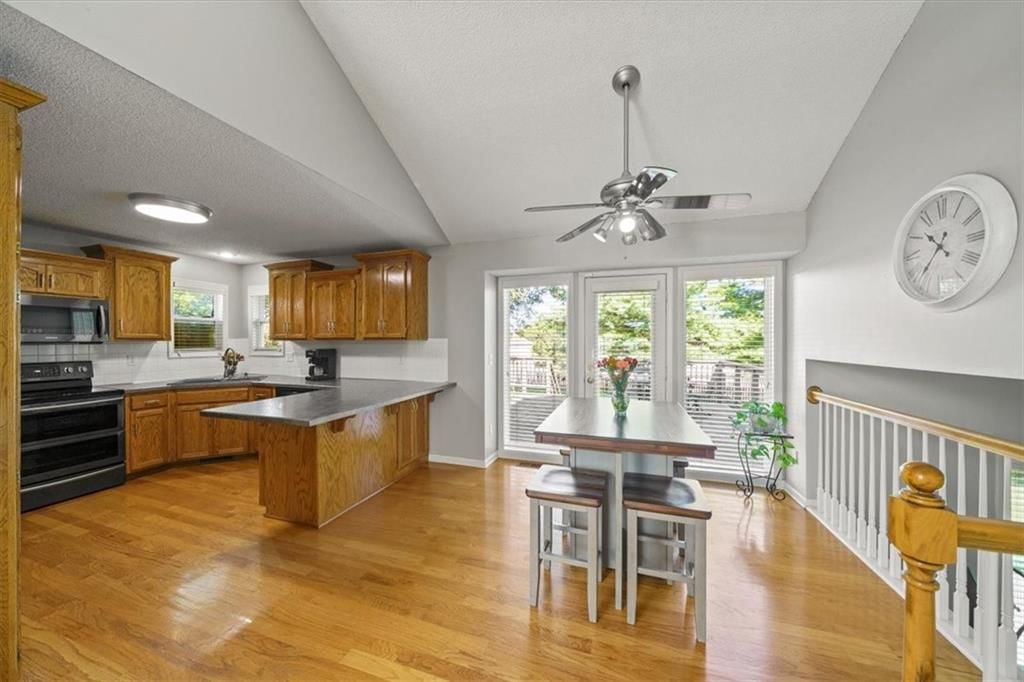 Photo 7 of 28 - 1612 Chowning Drive
