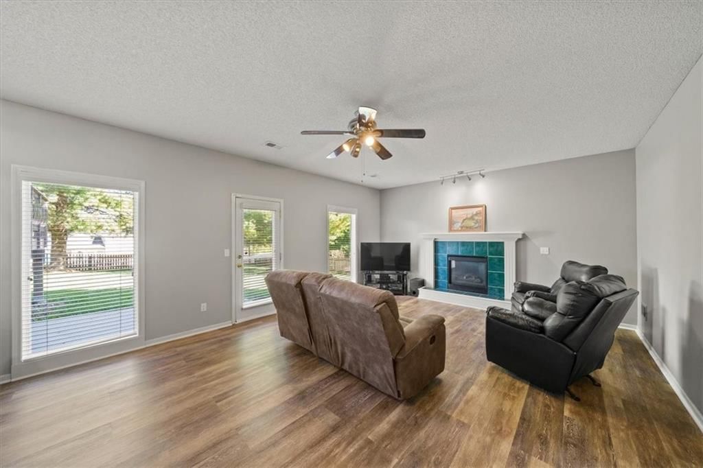 Photo 13 of 28 - 1612 Chowning Drive