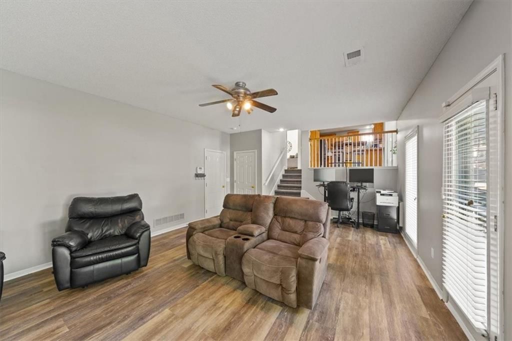 Photo 14 of 28 - 1612 Chowning Drive