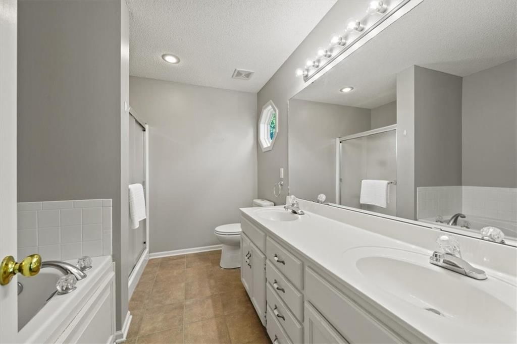 Photo 16 of 28 - 1612 Chowning Drive