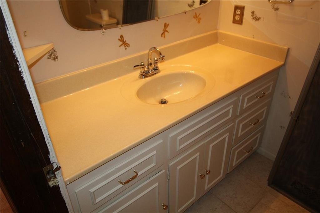2700 S Eisenhower Avenue — photo 63