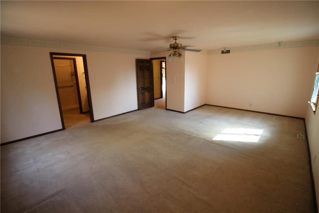 2700 S Eisenhower Avenue — photo 66