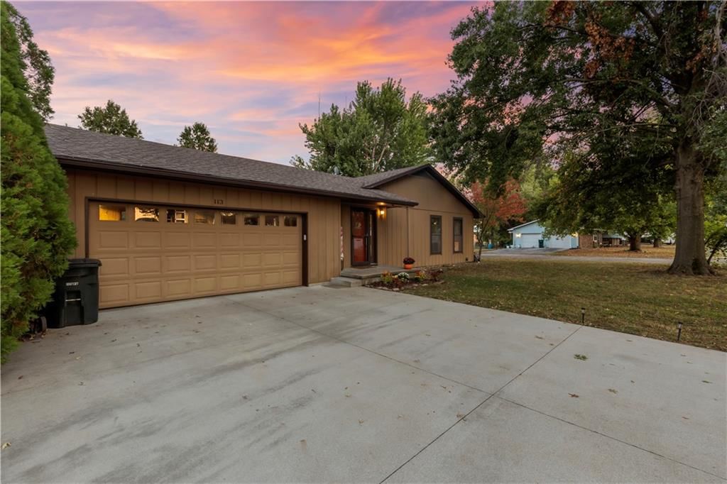 113 E Hardin Place — photo 2