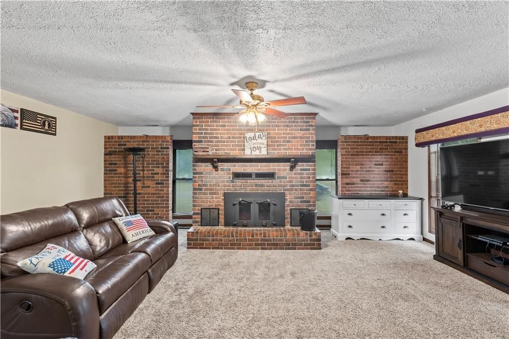 113 E Hardin Place — photo 4