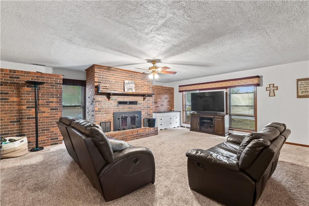 113 E Hardin Place — photo 5