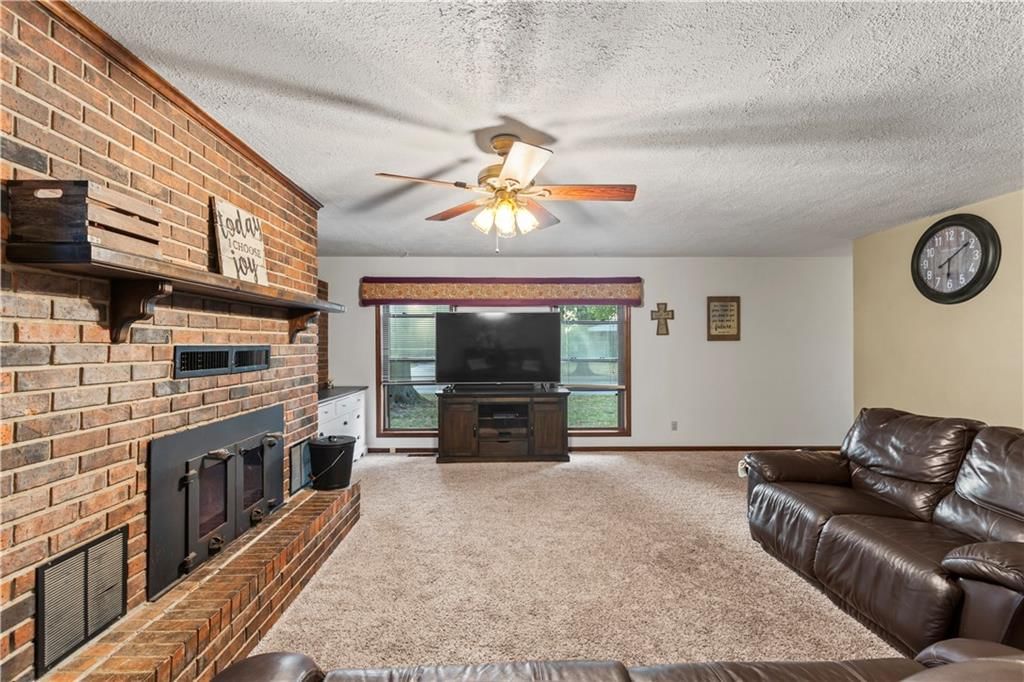 113 E Hardin Place — photo 6