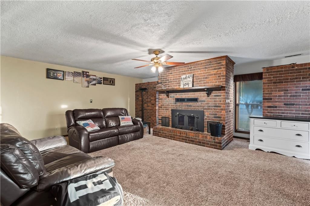 113 E Hardin Place — photo 8
