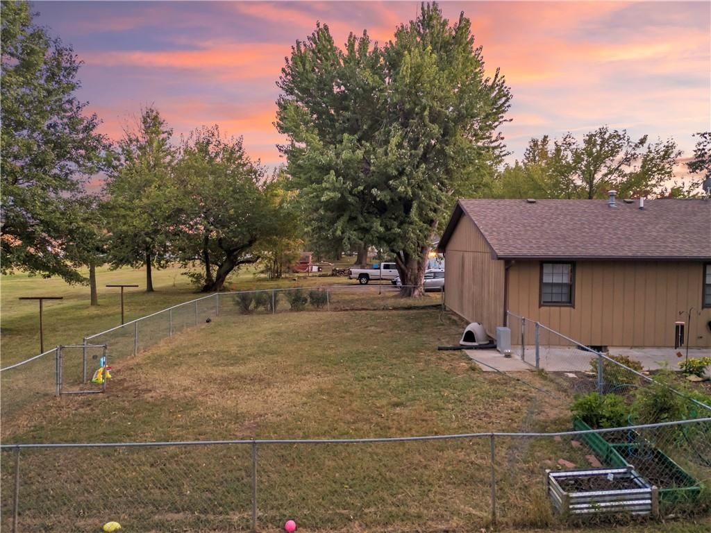 113 E Hardin Place — photo 29