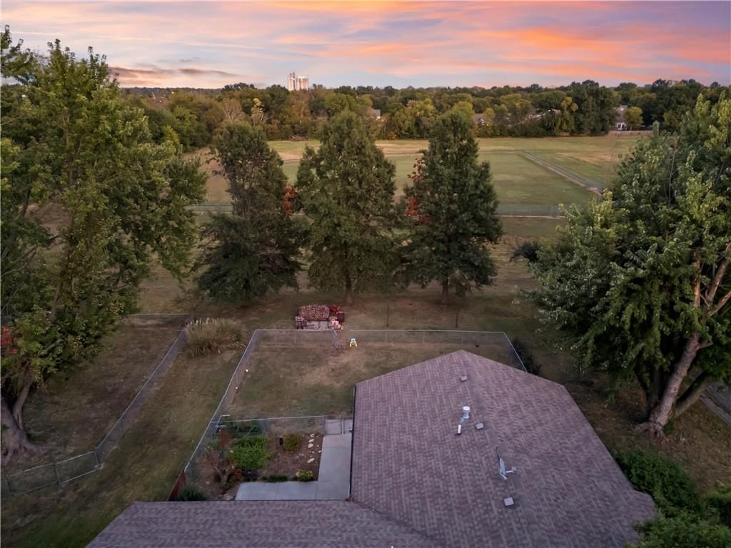 113 E Hardin Place — photo 30