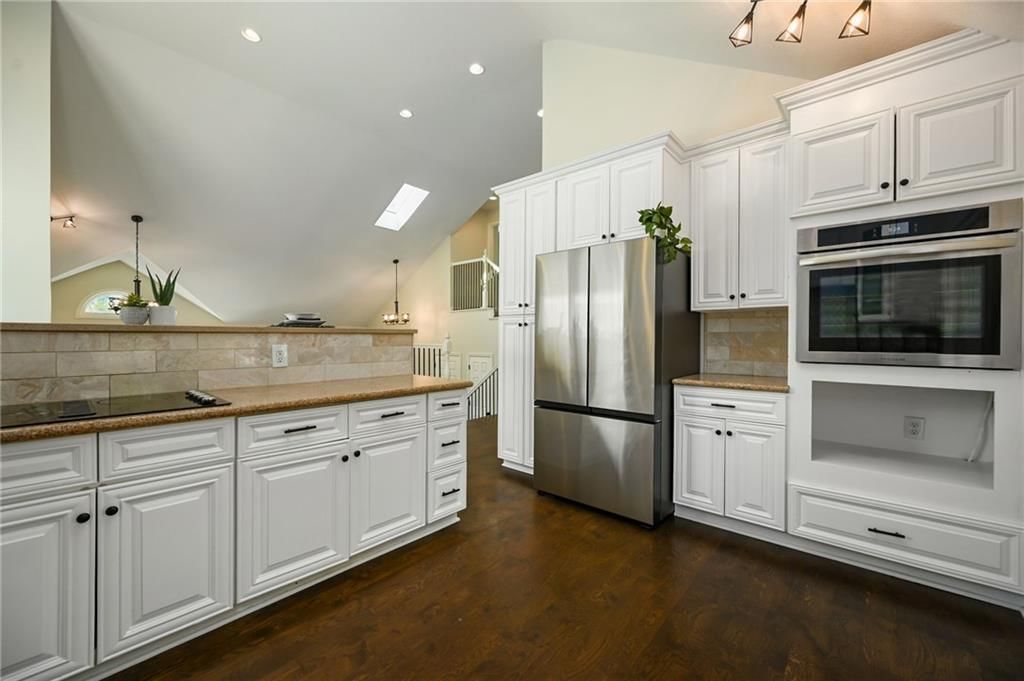 Photo 13 of 27 - 16904 E 44TH Street