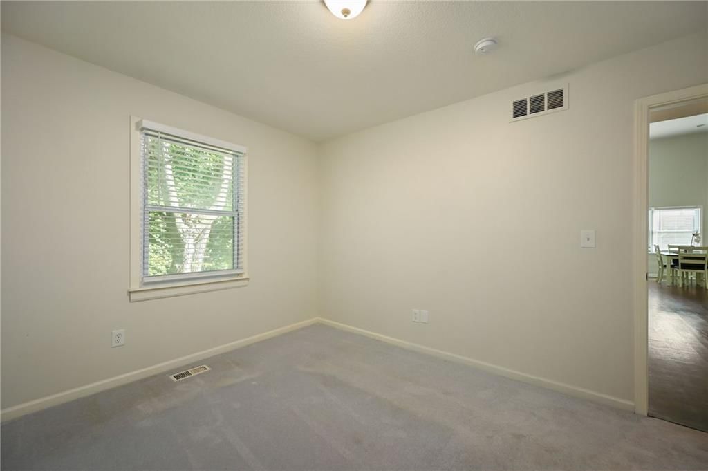 Photo 14 of 27 - 16904 E 44TH Street