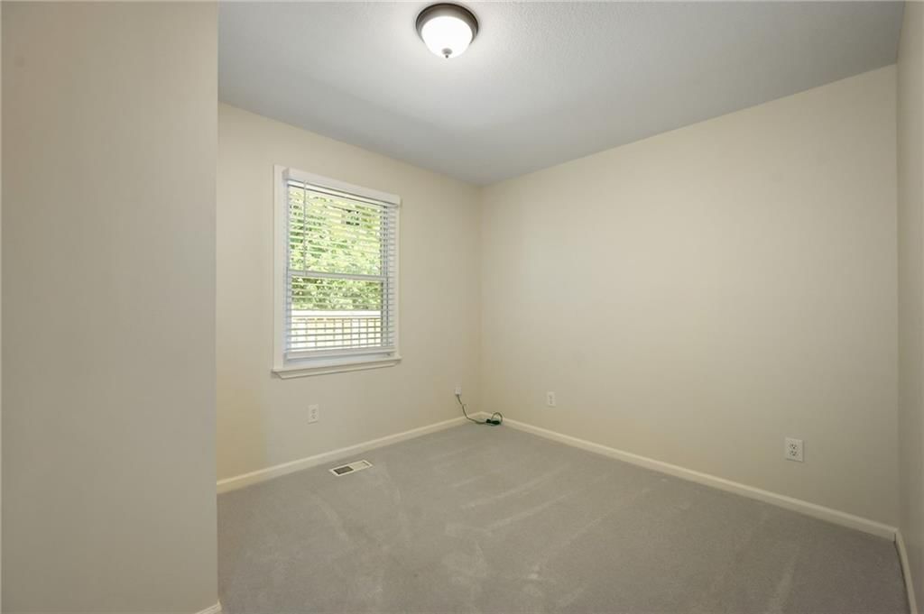 Photo 15 of 27 - 16904 E 44TH Street