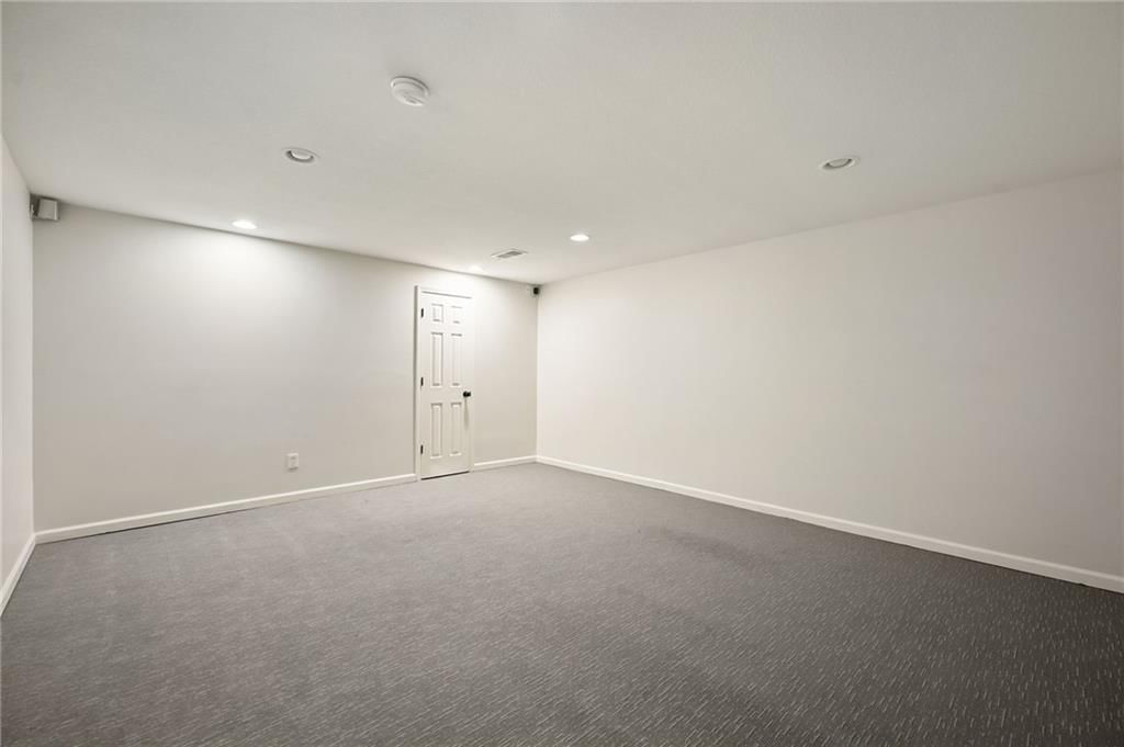 Photo 27 of 27 - 16904 E 44TH Street