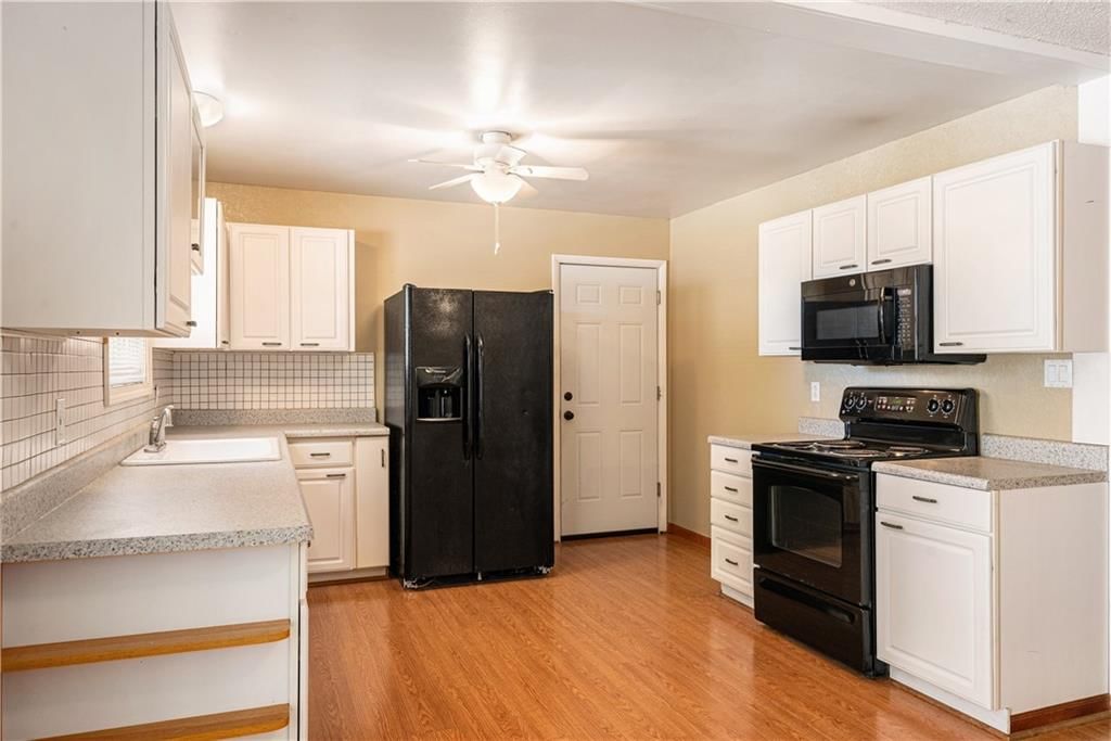 Photo 7 of 27 - 7722 NE 55th Street
