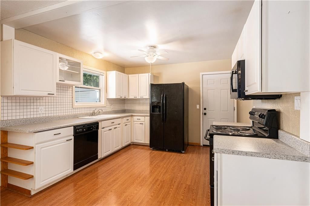 Photo 8 of 27 - 7722 NE 55th Street