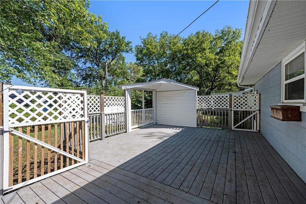 Photo 15 of 27 - 7722 NE 55th Street