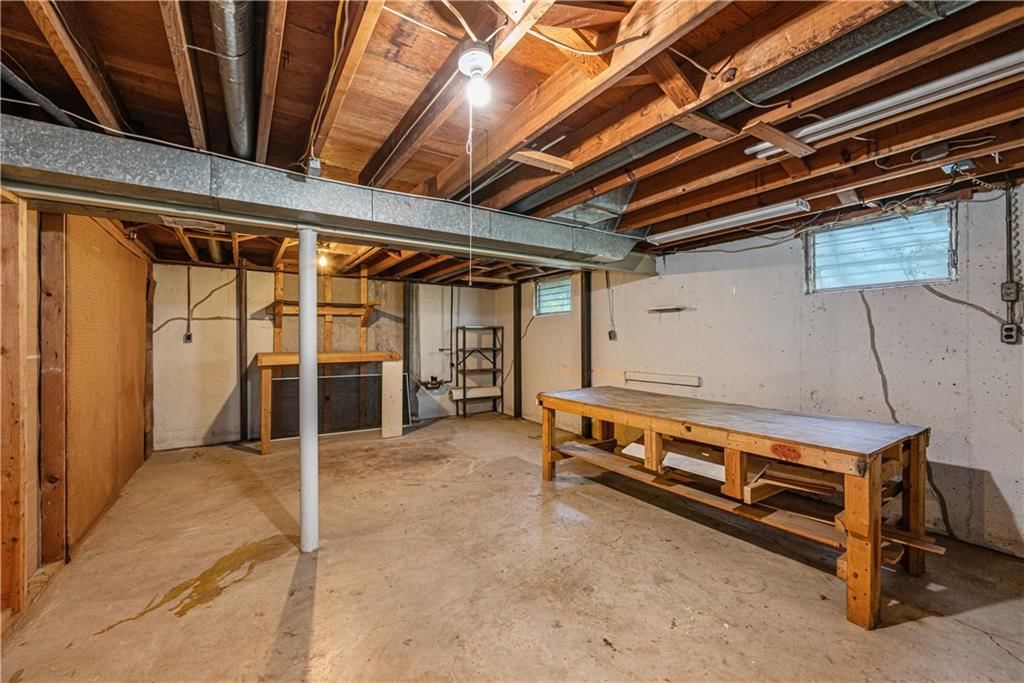 Photo 22 of 27 - 7722 NE 55th Street