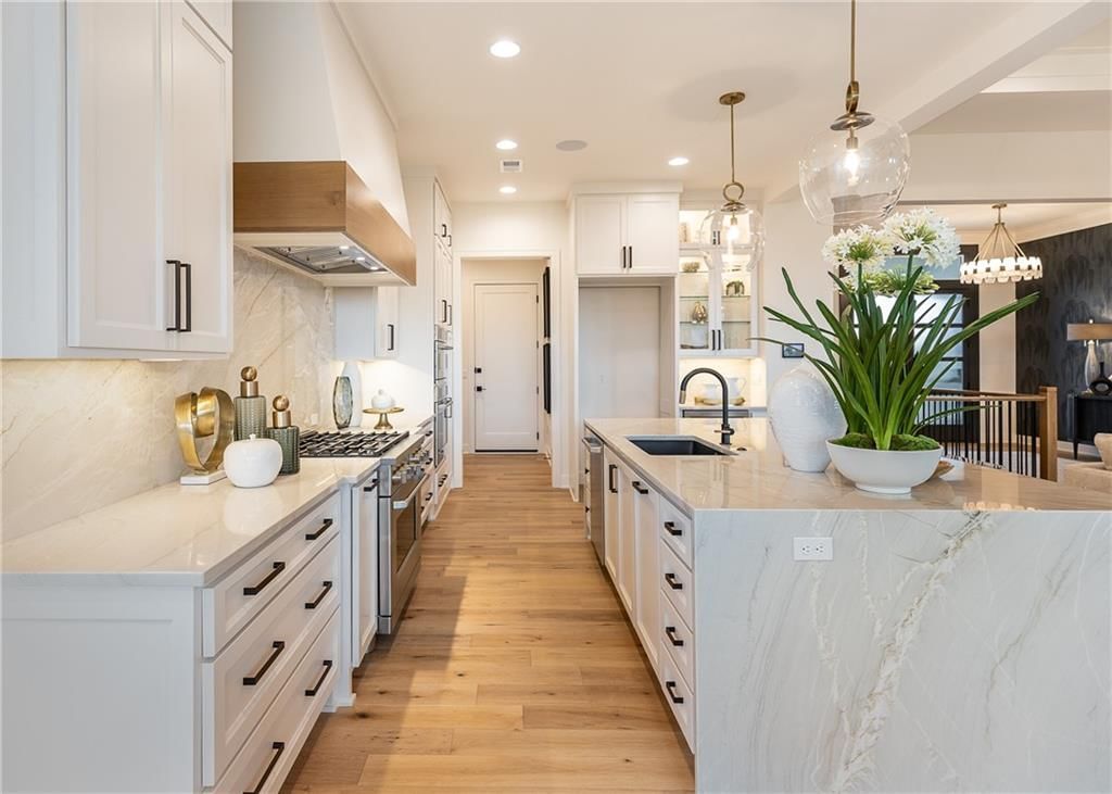 13719 Alhambra Street — photo 14