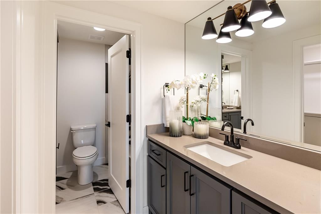 13719 Alhambra Street — photo 35