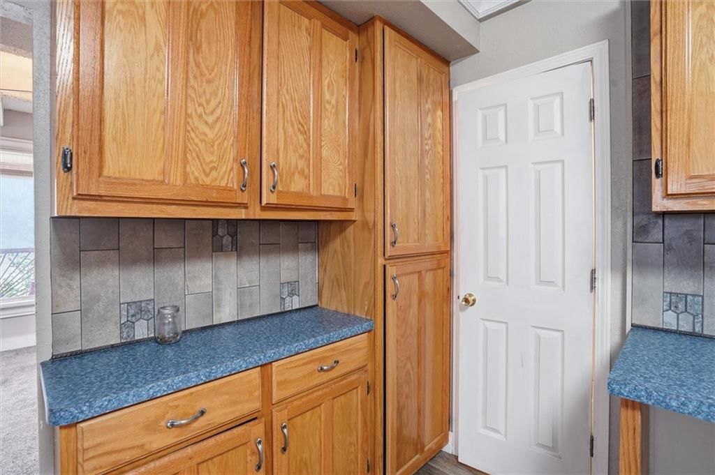 218 E Kay Street — photo 9