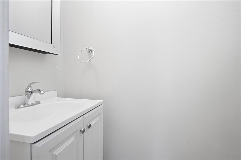 218 E Kay Street — photo 11