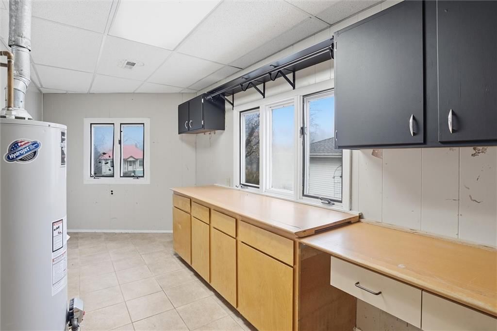 218 E Kay Street — photo 13