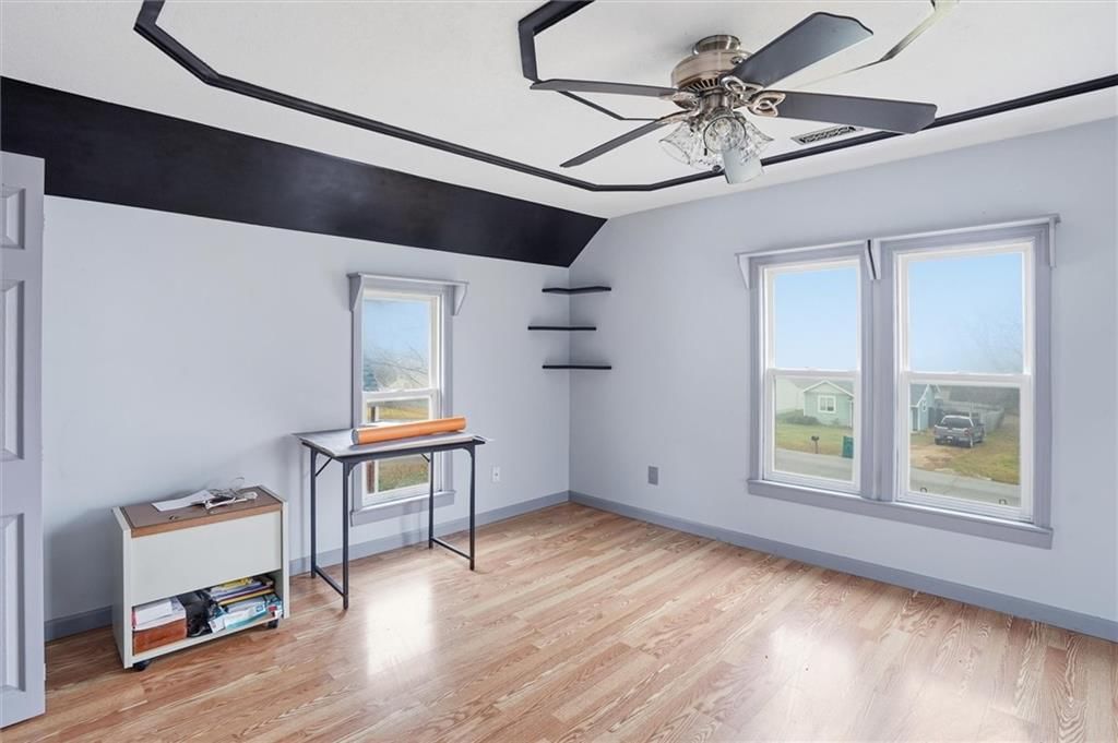 218 E Kay Street — photo 16