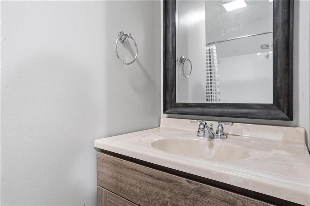 218 E Kay Street — photo 18