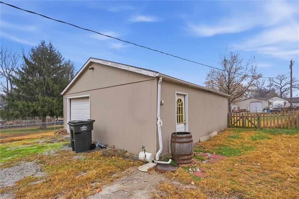 218 E Kay Street — photo 24