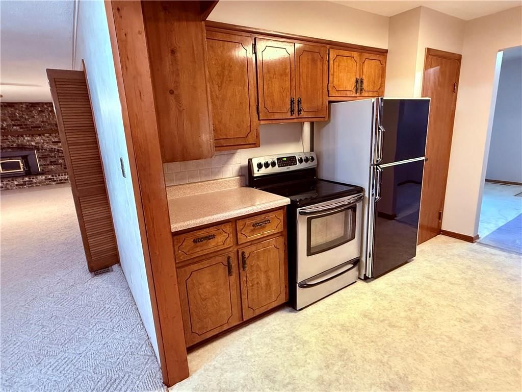 Photo 7 of 20 - 609 Summit Drive