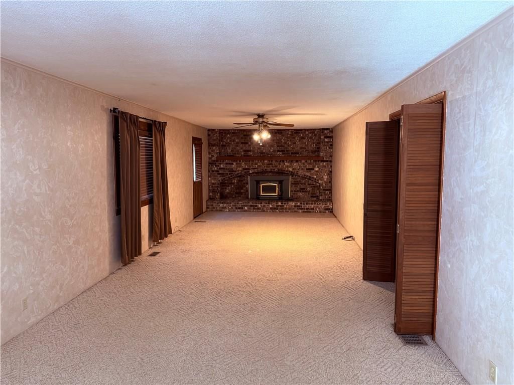 Photo 9 of 20 - 609 Summit Drive