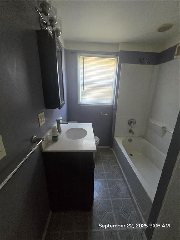 625 W Broadway Street — photo 8