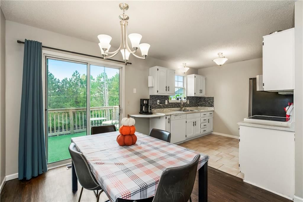 Photo 7 of 37 - 700 S DEERFIELD Drive