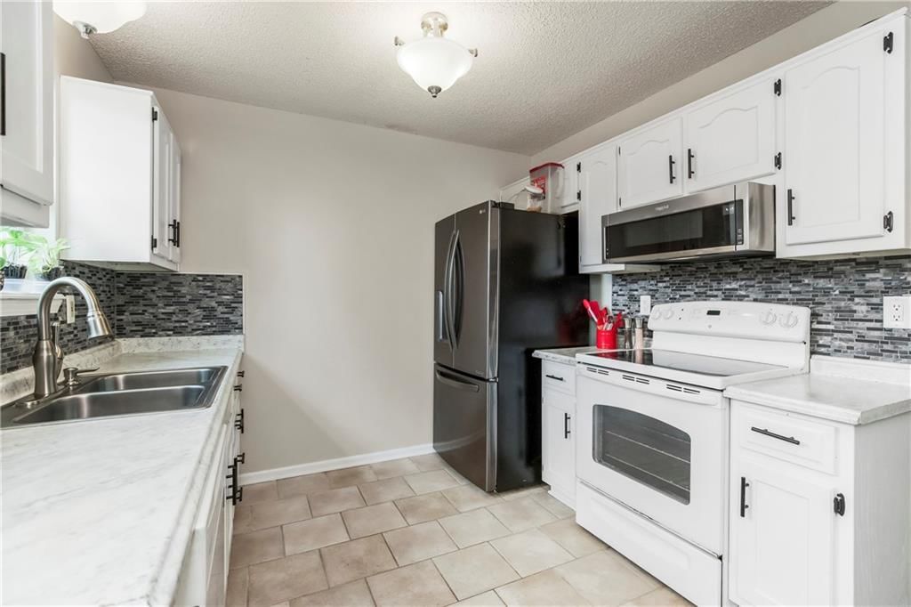 Photo 9 of 37 - 700 S DEERFIELD Drive