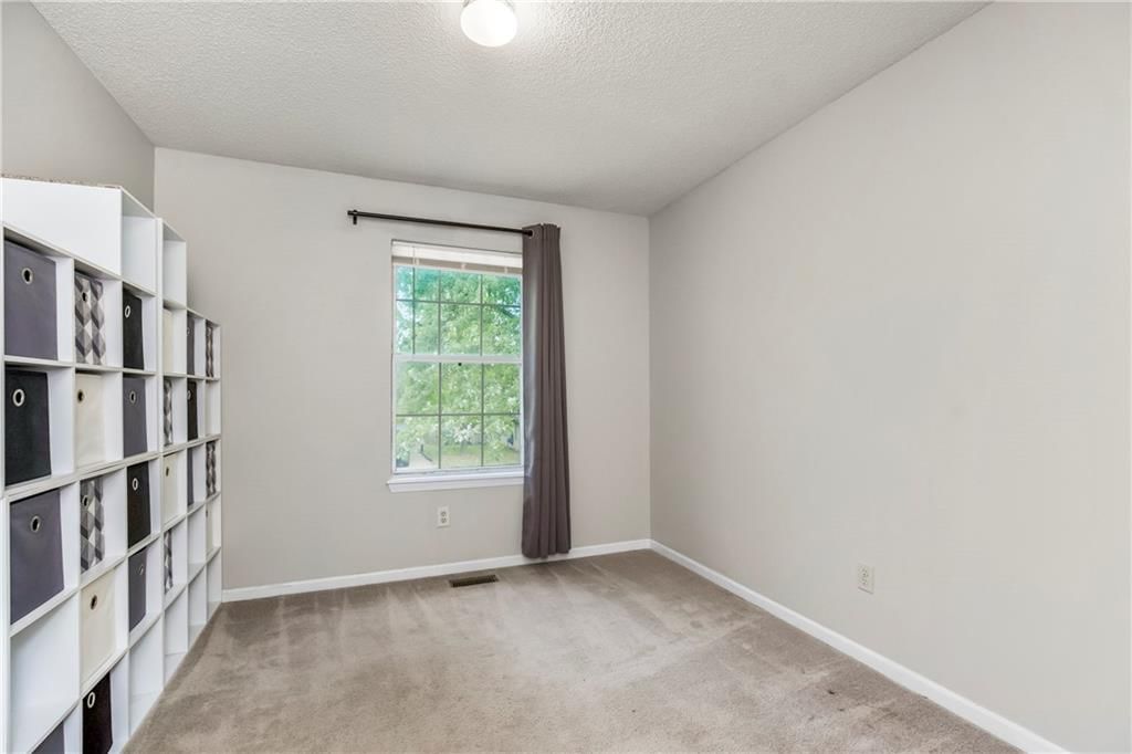 Photo 14 of 37 - 700 S DEERFIELD Drive