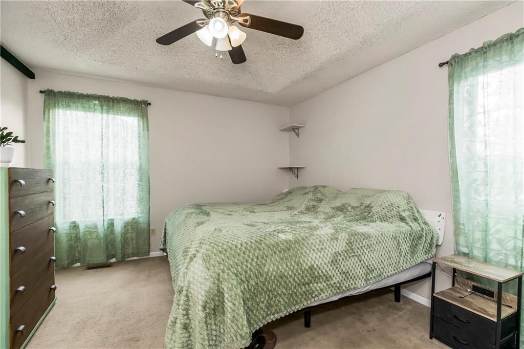 Photo 17 of 37 - 700 S DEERFIELD Drive