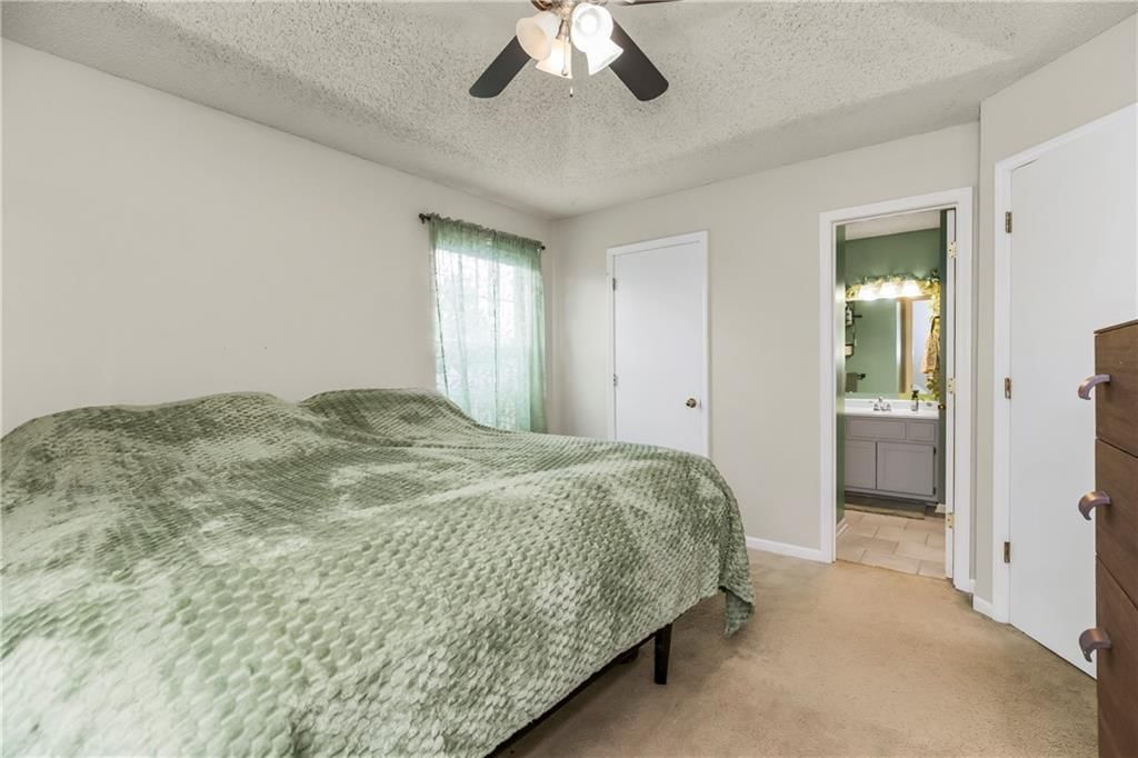 Photo 19 of 37 - 700 S DEERFIELD Drive