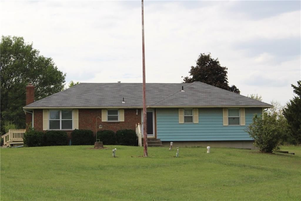 21409 McLouth Road, McLouth, KS