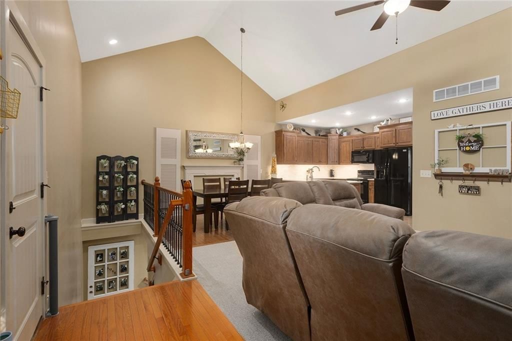 34043 W 90TH Circle — photo 4